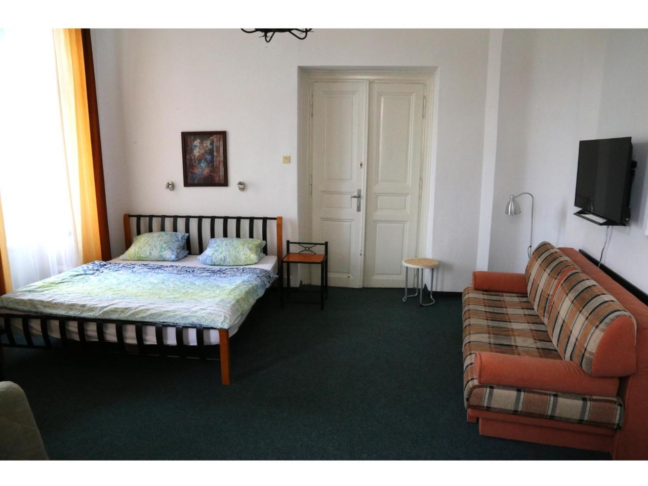 Apartment Kahoun Prag Eksteriør billede