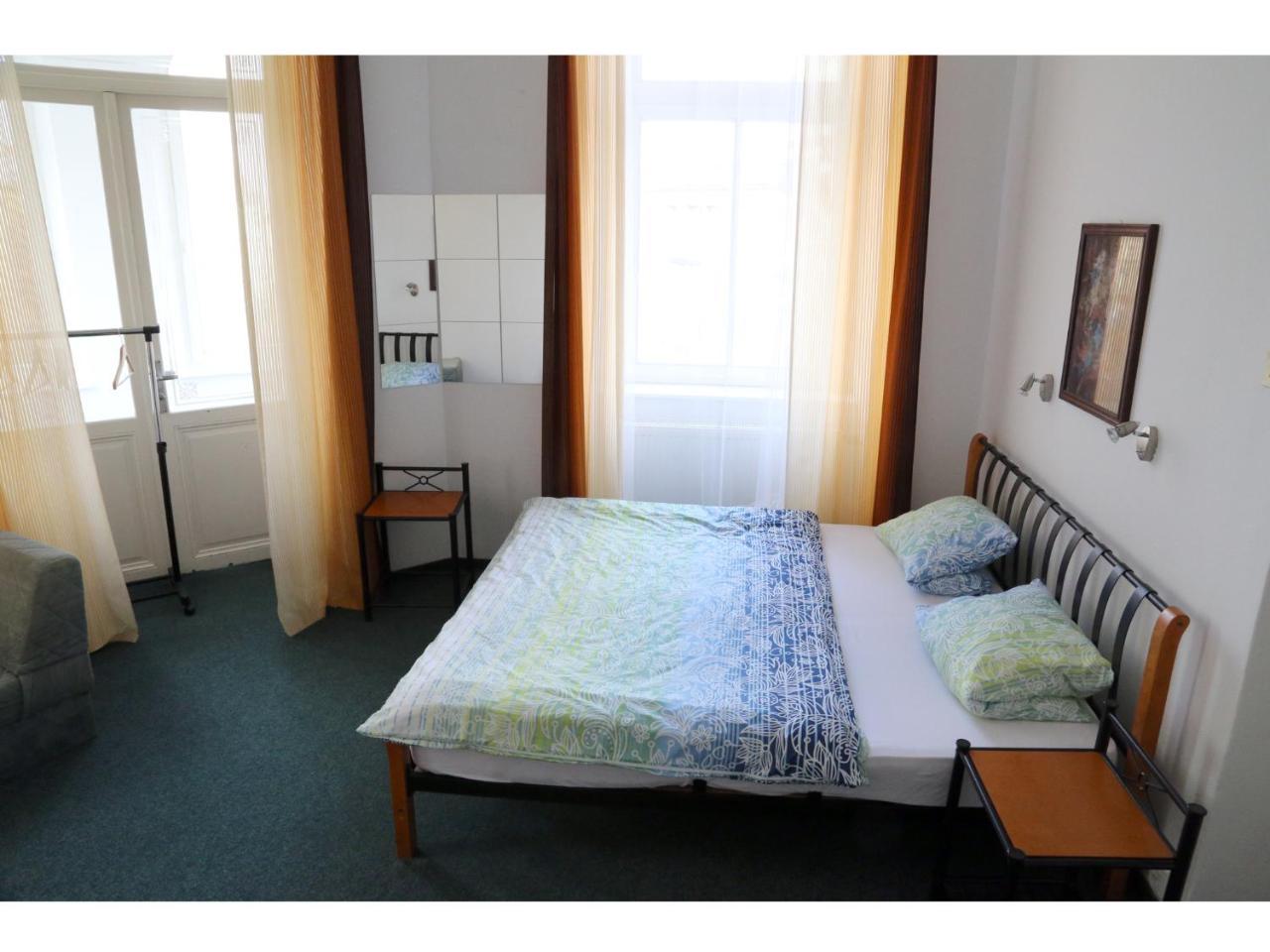 Apartment Kahoun Prag Eksteriør billede